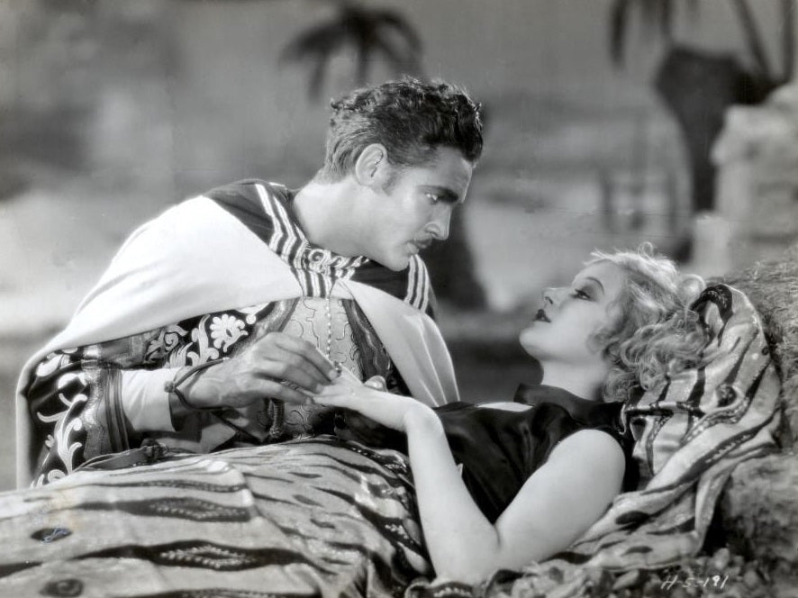 Charles Farrell and Greta Nissen in Fazil (1928) | www.vintoz.com