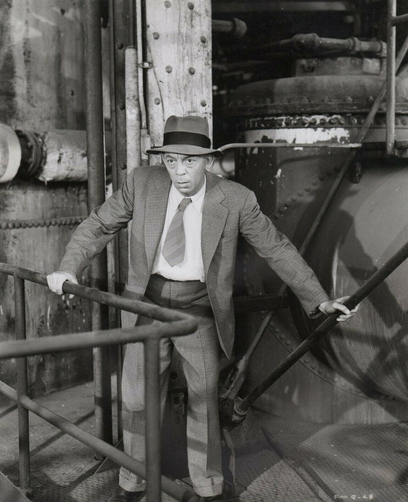 Edwin Max in Follow Me Quietly (1949) | www.vintoz.com