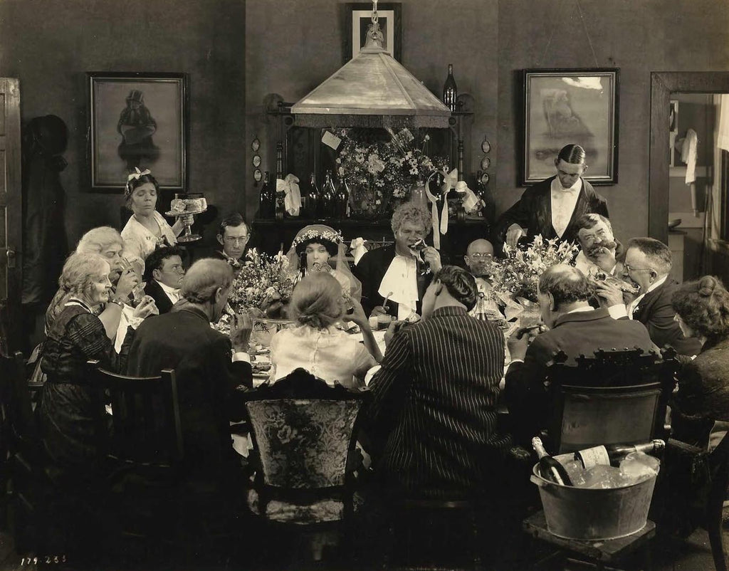 Sylvia Ashton, William Barlow, Chester Conklin, Jack Curtis, Dale Fuller, Oscar Gottell, Otto Gottell, Gibson Gowland, Austen Jewell, Tiny Jones, Tempe Pigott, Zasu Pitts and Joan Standing in Greed (1924) | www.vintoz.com