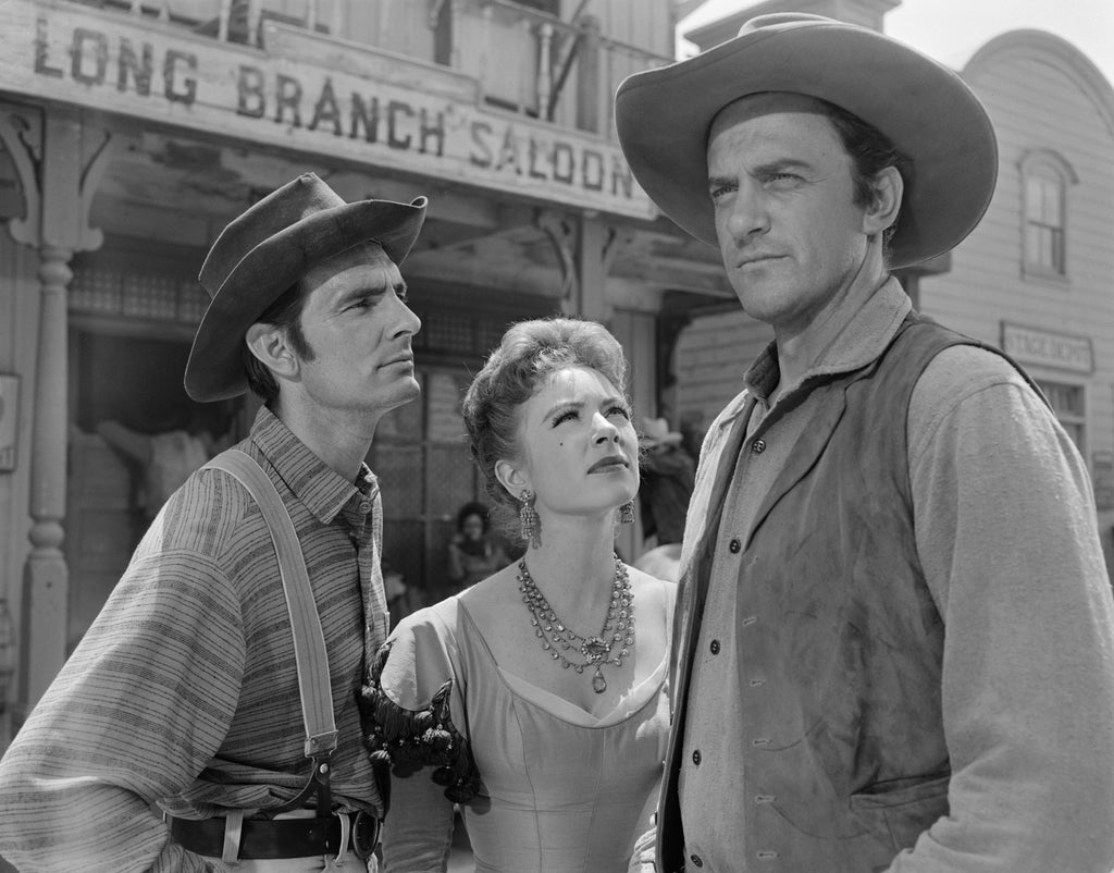 James Arness, Amanda Blake and Dennis Weaver in Gunsmoke (1955–1975) | www.vintoz.com