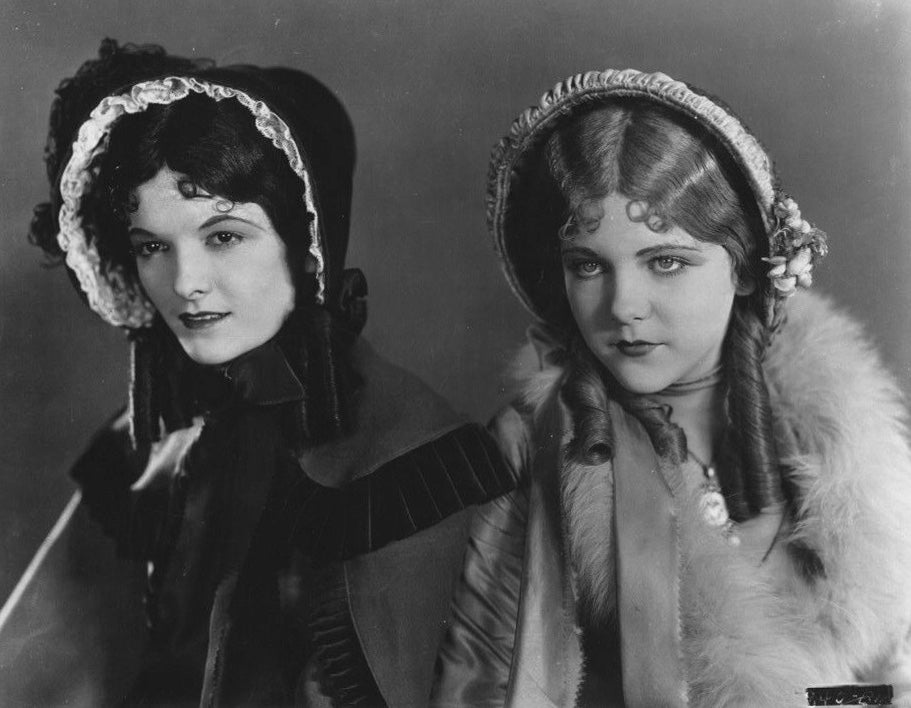 Virginia Lee Corbin and Marian Nixon in Hands Up! (1926) | www.vintoz.com