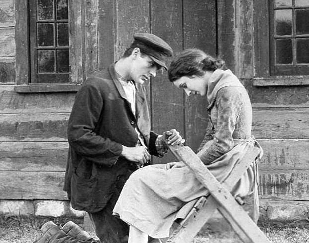 Carol Dempster and Neil Hamilton in Isn't Life Wonderful (1924) | www.vintoz.com