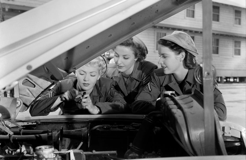 Lana Turner, Laraine Day and Susan Peters in Keep Your Powder Dry (1945) | www.vintoz.com