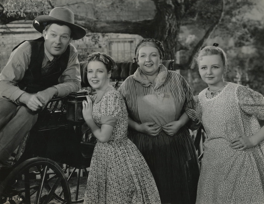 Charlotte Henry, Greta Meyer, Willard Robertson and Gloria Shea in Laddie (1935) | www.vintoz.com