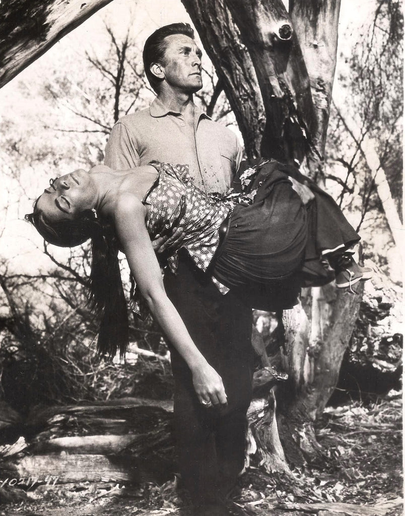 Kirk Douglas and Ziva Rodann in Last Train from Gun Hill (1959) | www.vintoz.com