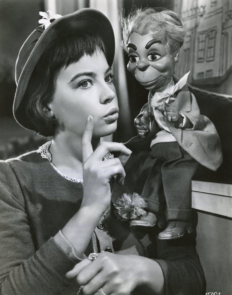 Leslie Caron in Lili (1953) | www.vintoz.com