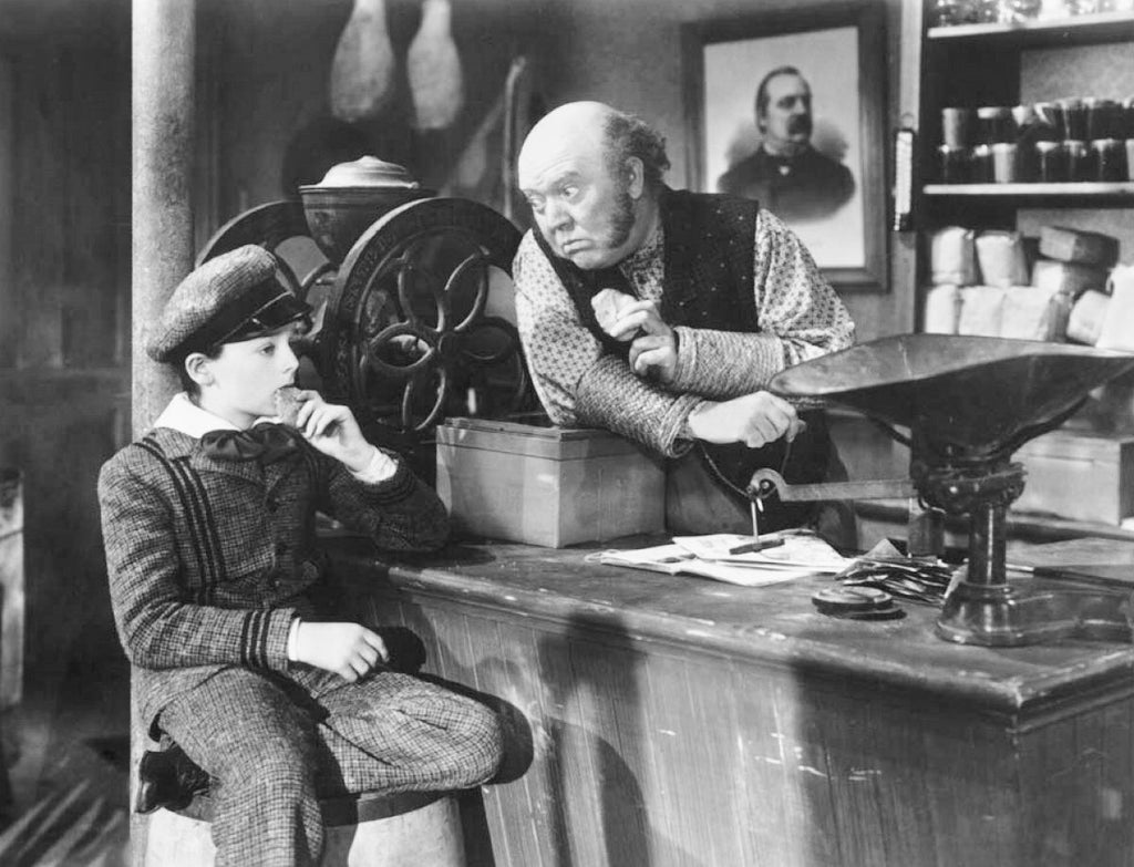 Freddie Bartholomew and Guy Kibbee in Little Lord Fauntleroy (1936) | www.vintoz.com