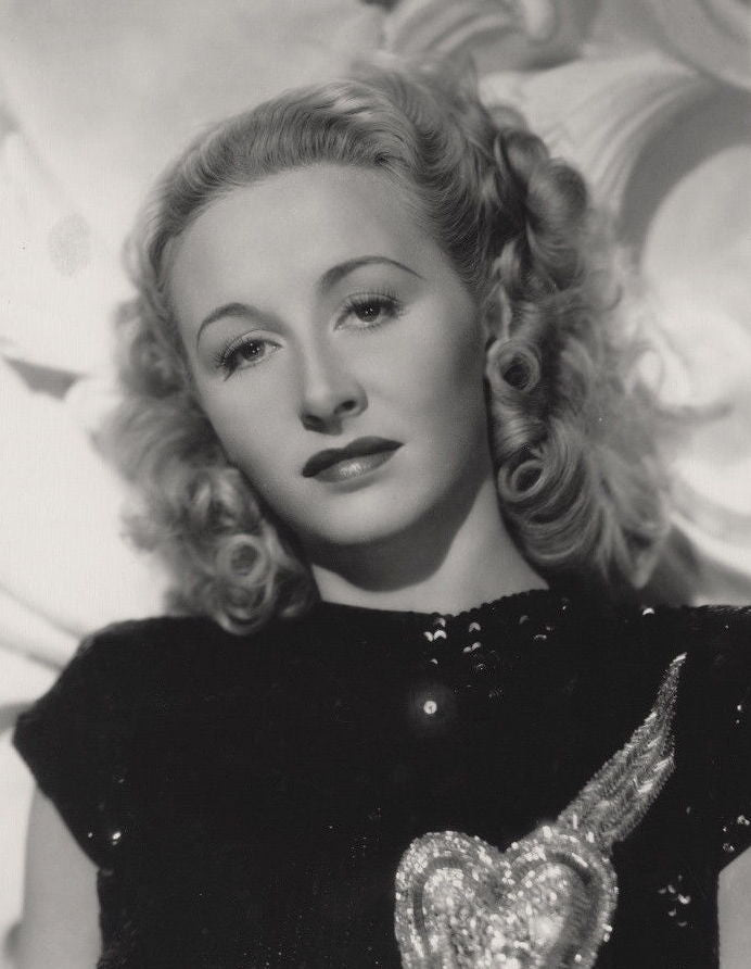 Vera Ralston in Murder in the Music Hall (1946) | www.vintoz.com