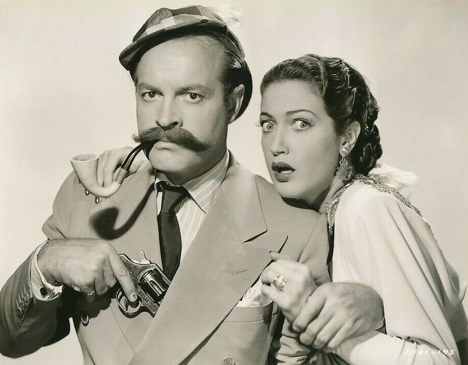 Bob Hope and Dorothy Lamour in My Favorite Brunette (1947) | www.vintoz.com