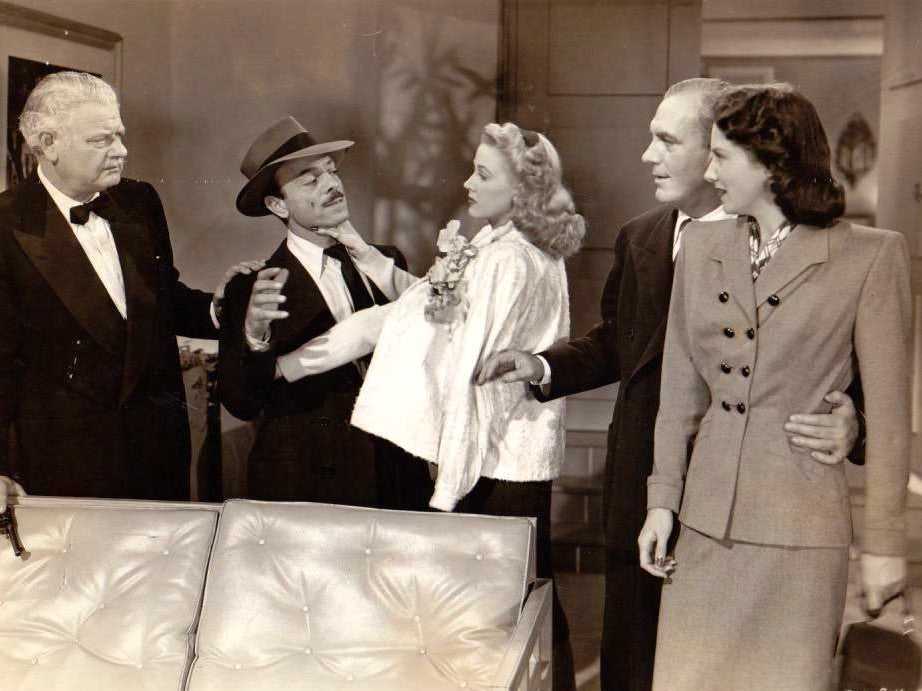 Alan Hale, Pat O'Brien, Audrey Long, Jay Novello and Ruth Warrick in Perilous Holiday (1946) | www.vintoz.com