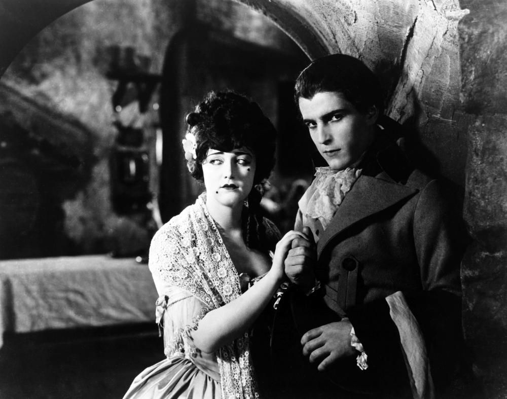 Ramon Novarro and Alice Terry in Scaramouche (1923) | www.vintoz.com