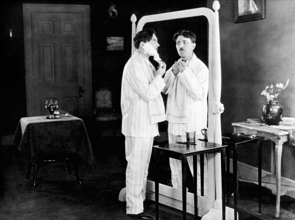 Max Linder and Harry Mann in Seven Years Bad Luck (1921) | www.vintoz.com