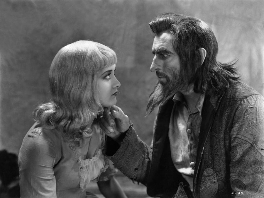 John Barrymore and Marian Marsh in Svengali (1931) | www.vintoz.com