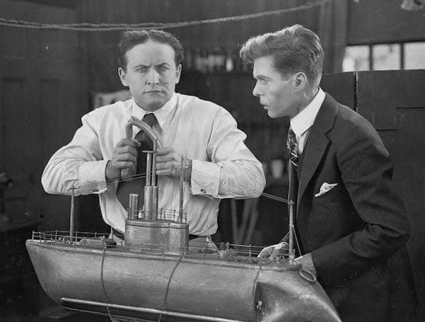 Harry Houdini in Terror Island (1920) | www.vintoz.com