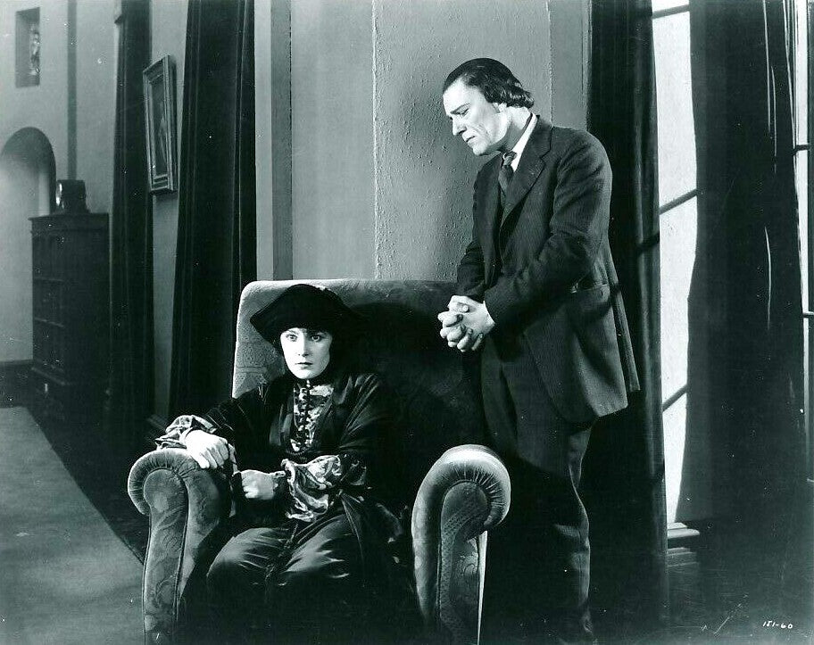 Lon Chaney and Leatrice Joy in The Ace of Hearts (1921) | www.vintoz.com