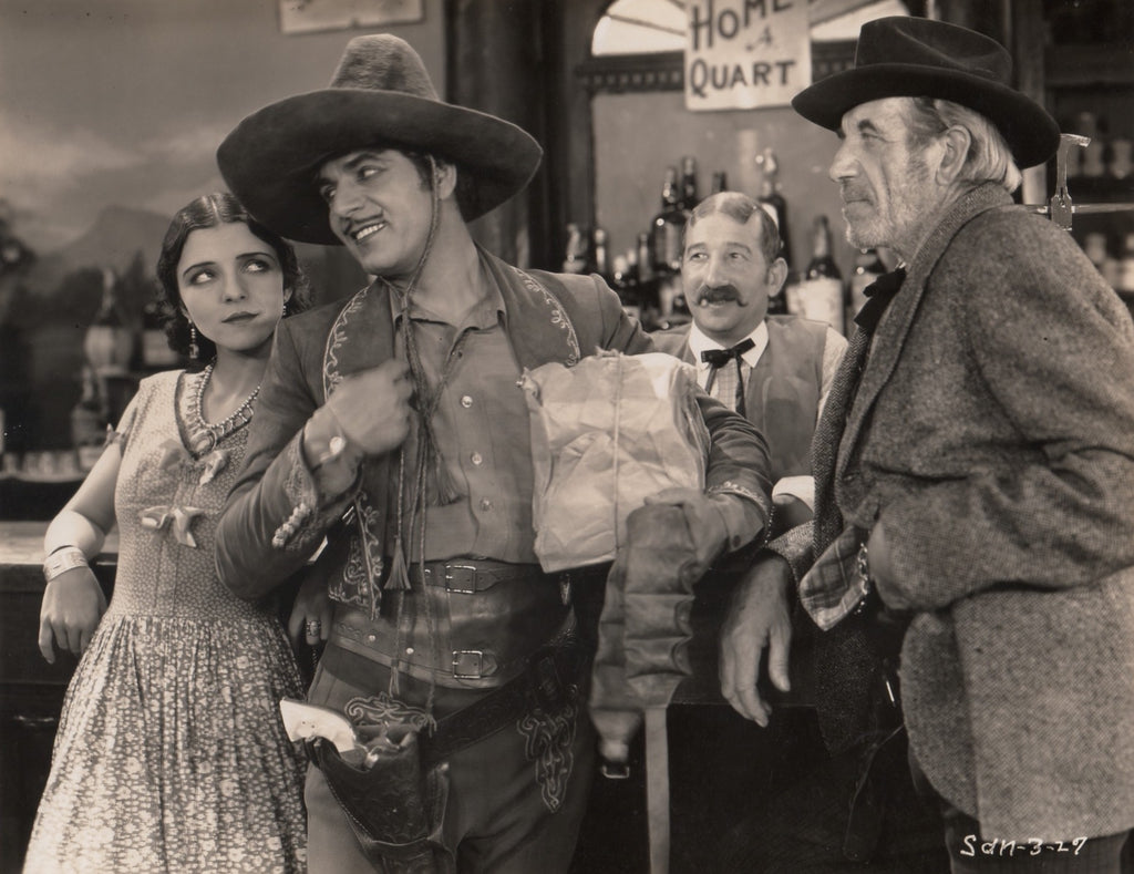 Warner Baxter and Mona Maris in The Arizona Kid (1930) | www.vintoz.com