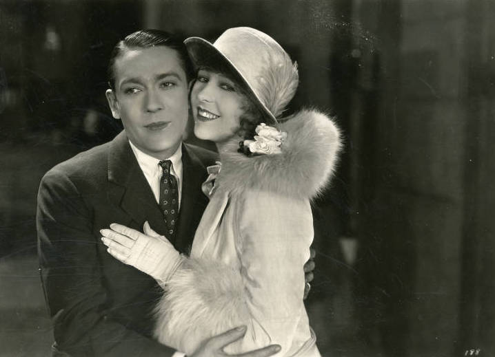 Jewel Carmen and Jack Pickford in The Bat (1926) | www.vintoz.com