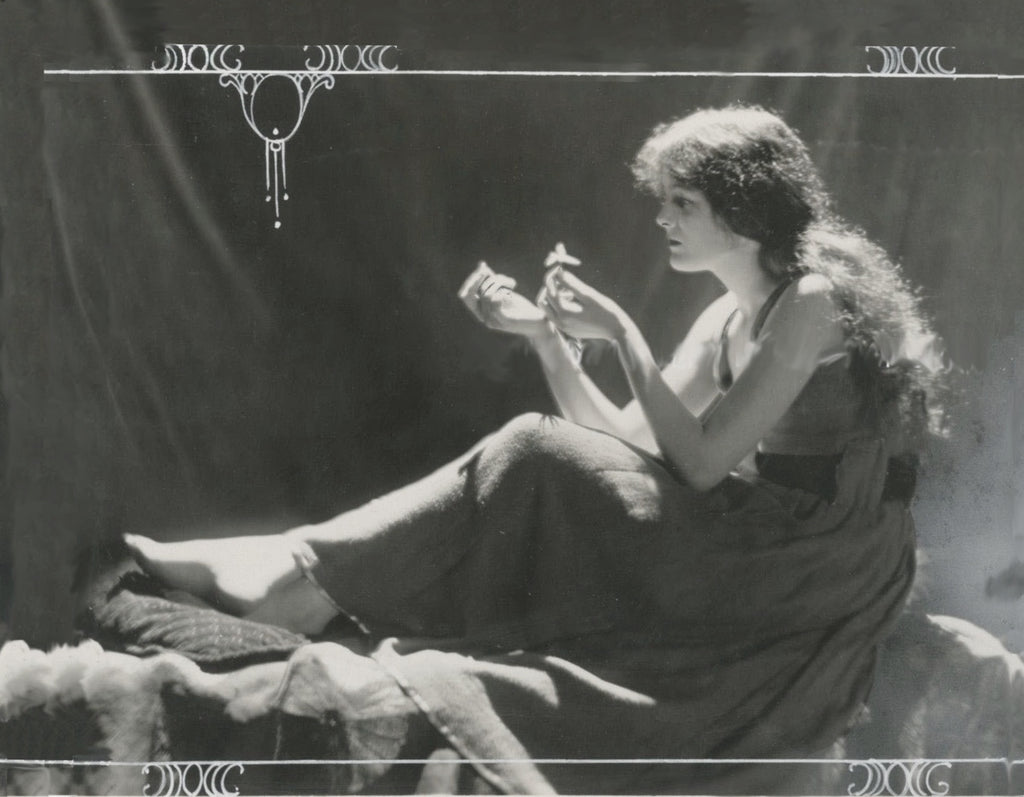 Mary Astor in The Beggar Maid (1921) | www.vintoz.com