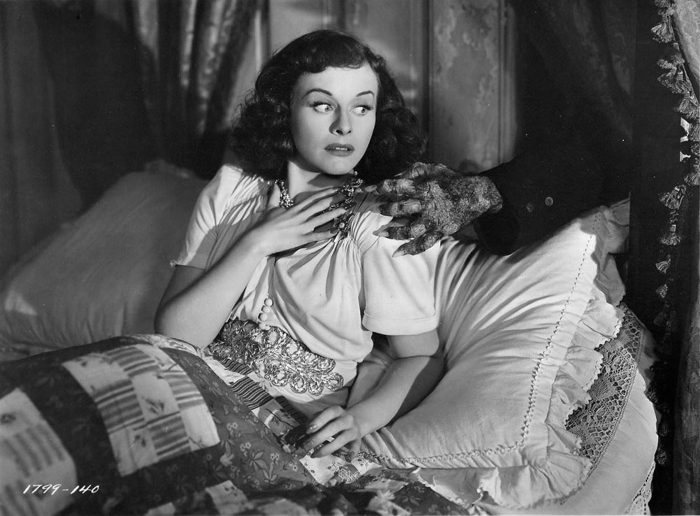 Paulette Goddard in The Cat and the Canary (1939) | www.vintoz.com