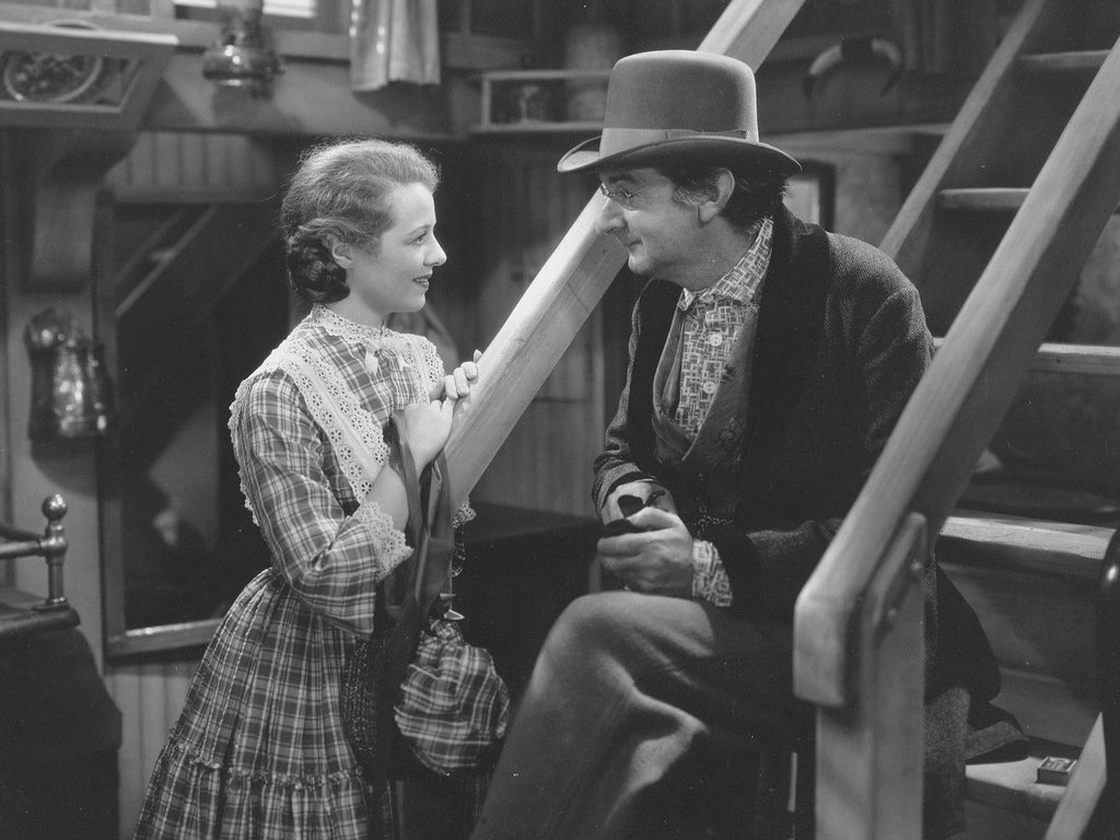 Janet Gaynor and Slim Summerville in The Farmer Takes a Wife (1935) | www.vintoz.com