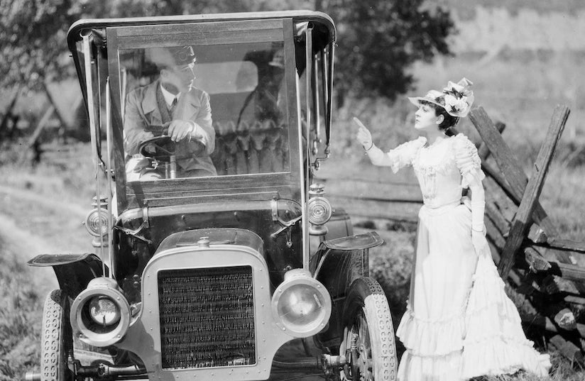 William Demarest and Patsy Ruth Miller in The First Auto (1927) | www.vintoz.com