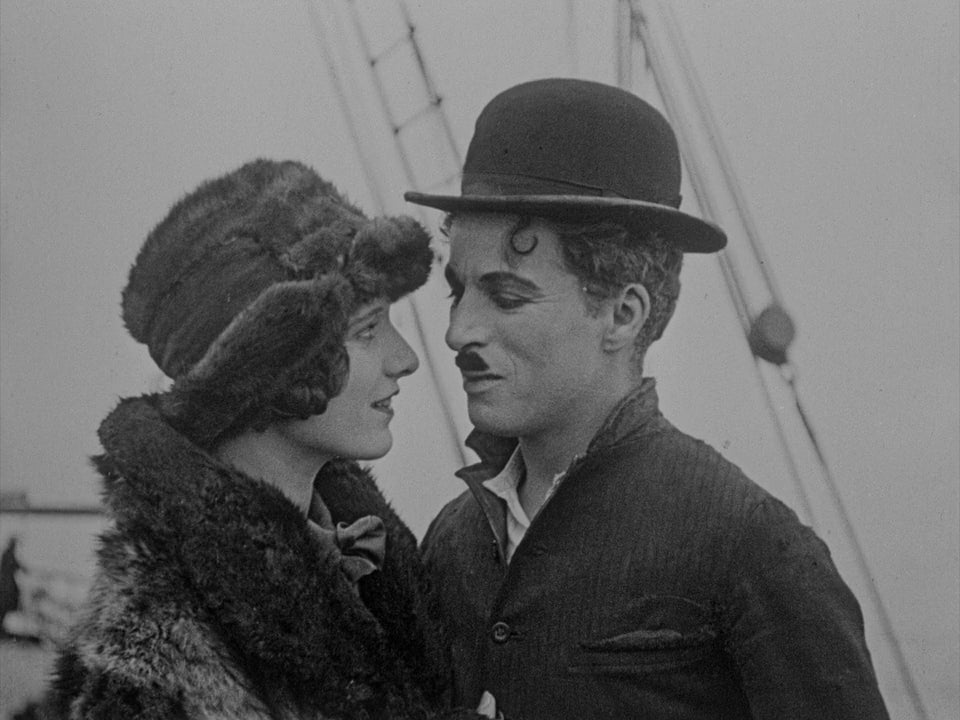 Charles Chaplin and Georgia Hale in The Gold Rush (1925) | www.vintoz.com
