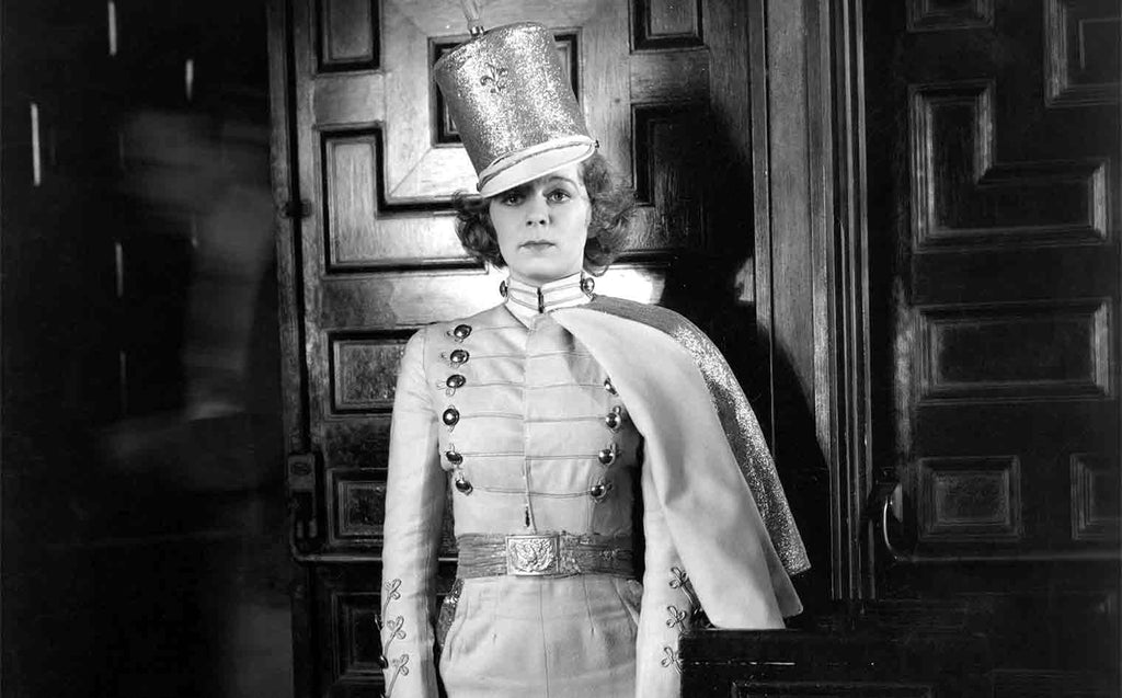 Margaret Sullavan in The Good Fairy (1935) | www.vintoz.com