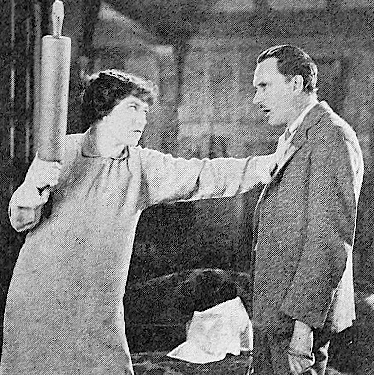 Howard Higgin and Aileen Pringle in The Great Deception (1926) | www.vintoz.com