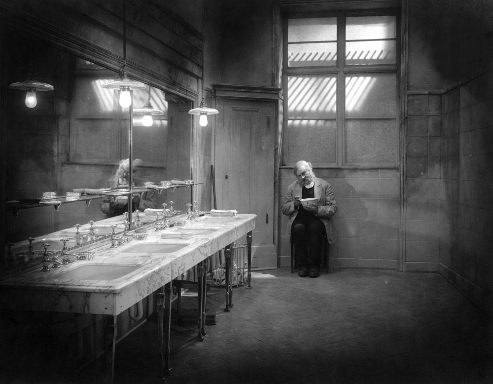 Emil Jannings in The Last Laugh (1924) | www.vintoz.com