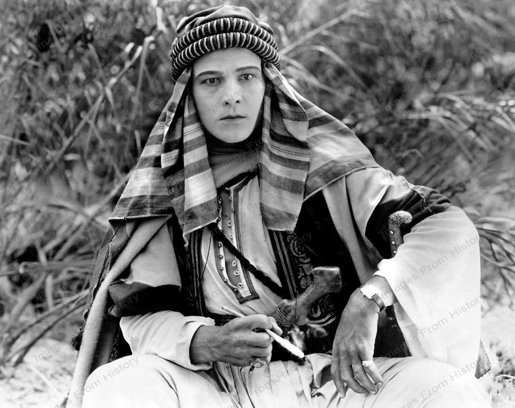 Rudolph Valentino in The Sheik (1921) | www.vintoz.com