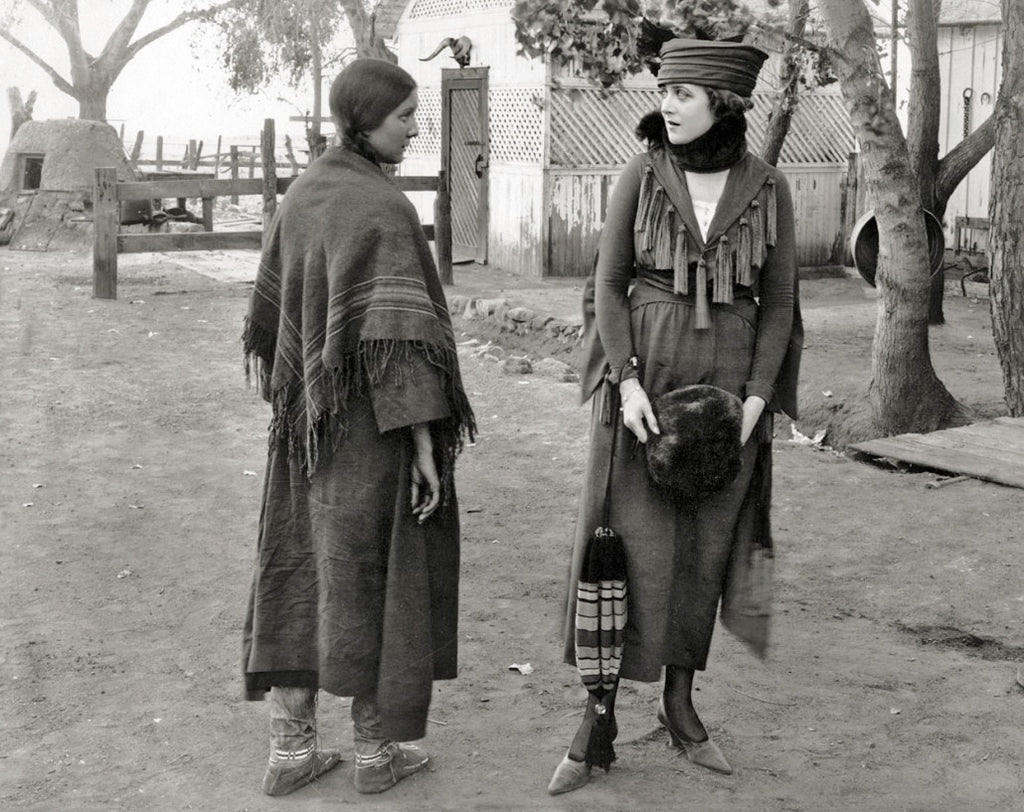 Ann Little and Katherine MacDonald in The Squaw Man (1918) | www.vintoz.com