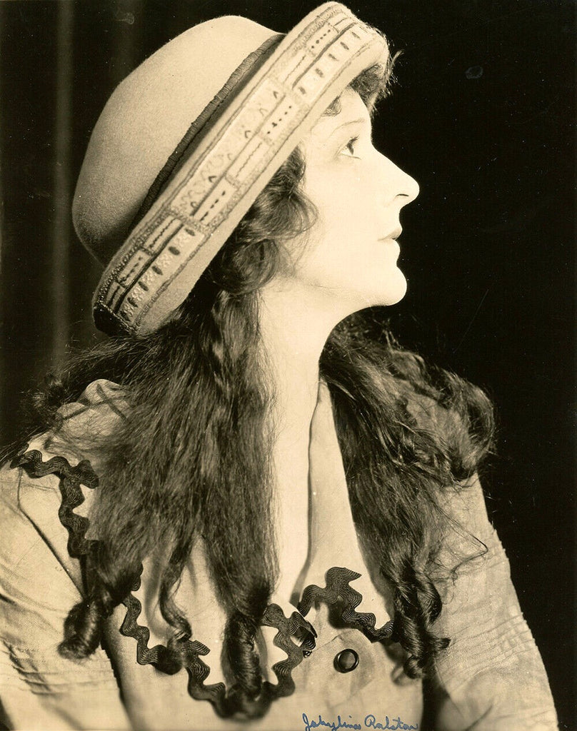 Carol Dempster in The White Rose (1923)