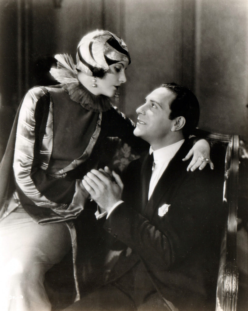 Ricardo Cortez and Greta Garbo in Torrent (1926) | www.vintoz.com