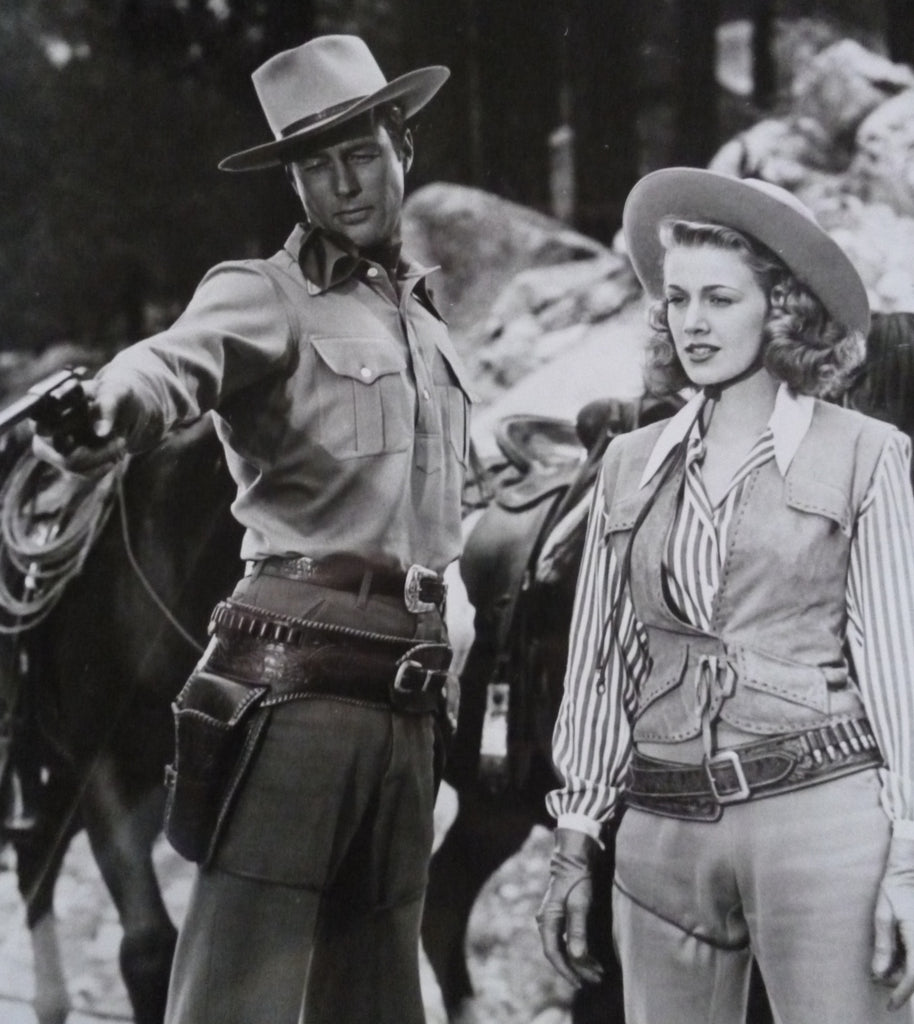 Audrey Long and James Warren in Wanderer of the Wasteland (1945) | www.vintoz.com