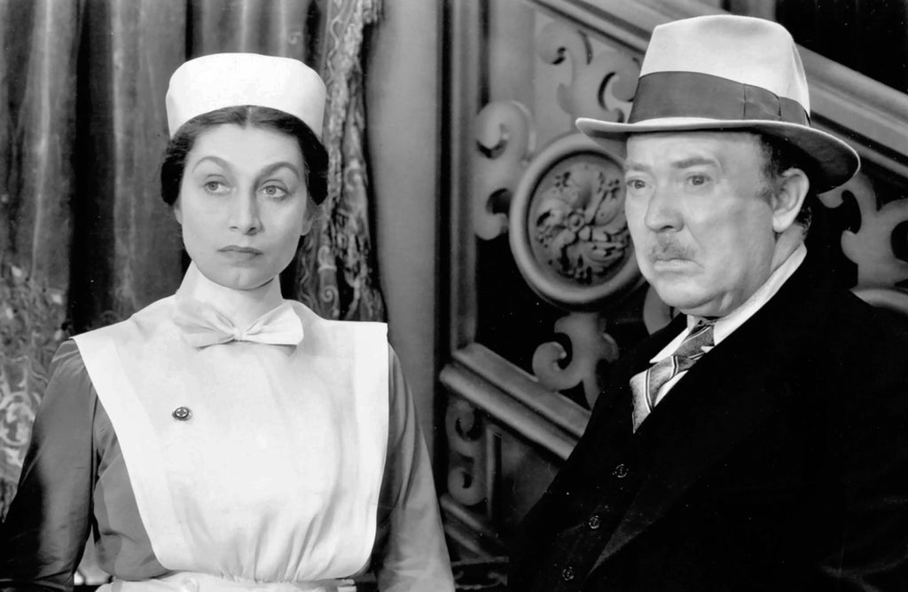 Guy Kibbee and Aline MacMahon in While the Patient Slept (1935) | www.vintoz.com