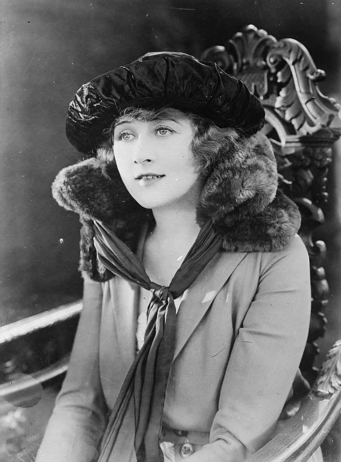 Anna Q. Nilsson (Anna Quirentia Nilsson) (1888–1974) | www.vintoz.com