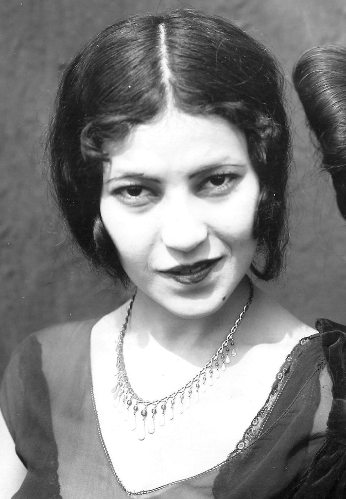 Ynez Seabury (1907–1973) | www.vintoz.com